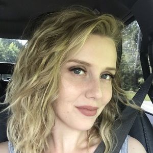 Meet your Posher, Alexandra